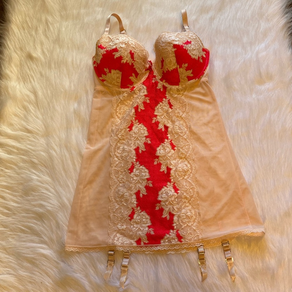 NWT Victoria's Secret Size 36D Lingerie